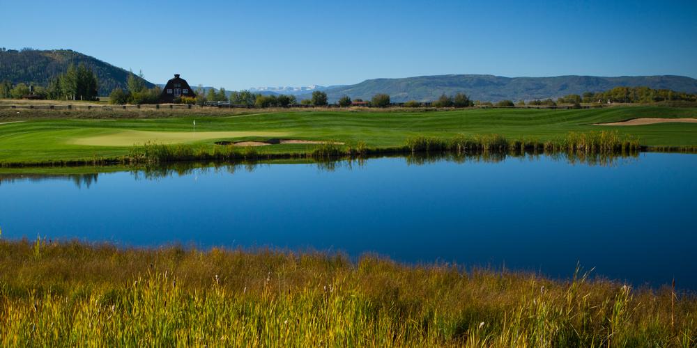 AMRC offers cart path access to the Weiskopf-designed Catamount golf course.